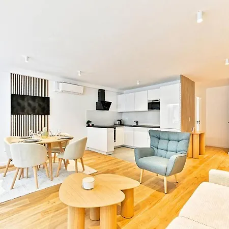 Evasion Parisienne Entre Monceau & Arc De Triomphe Apartment