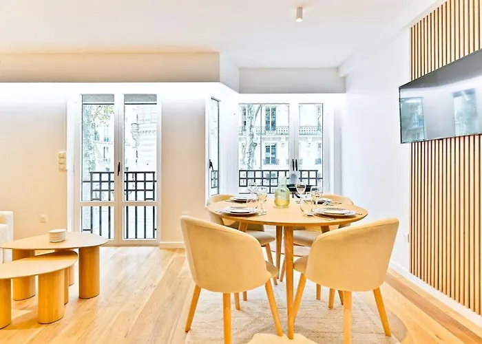 Evasion Parisienne Entre Monceau & Arc De Triomphe Daire Paris