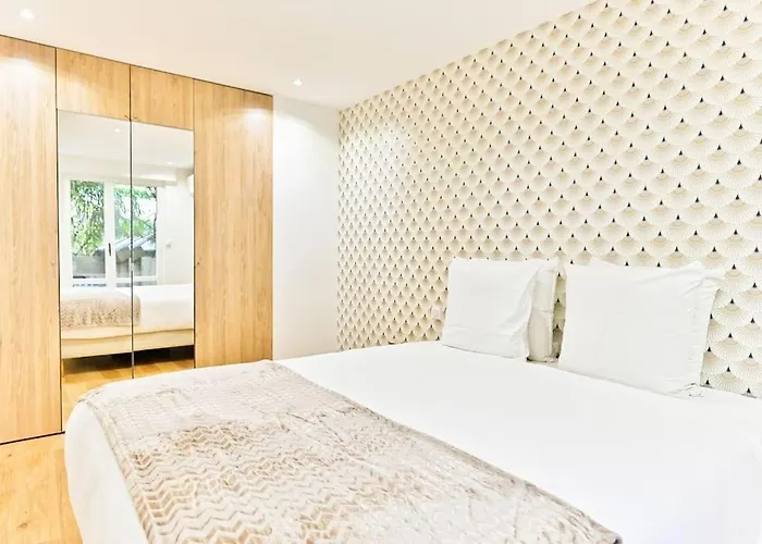 Evasion Parisienne Entre Monceau & Arc De Triomphe Daire Paris