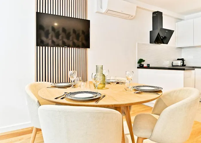 Evasion Parisienne Entre Monceau & Arc De Triomphe * Paris