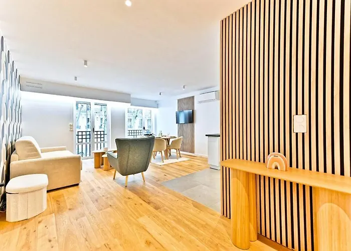 Evasion Parisienne Entre Monceau & Arc De Triomphe * Paris